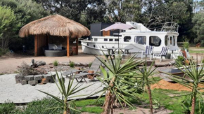 Shipwrecked Oasis Ocean Bay Getaway PL, Fingal